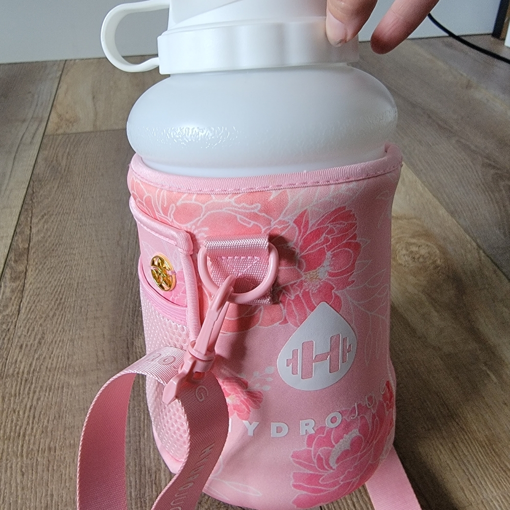🌸🌺Beautiful DesB pink floral Hydro jug sleeve (jug not included)